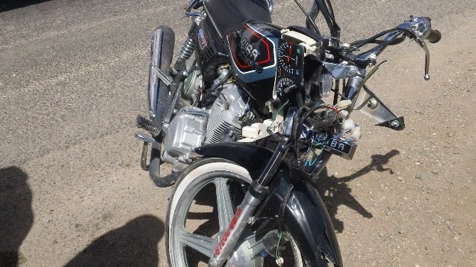 Şanlıurfa’da Motosiklet Kazası: 2 Yaralı