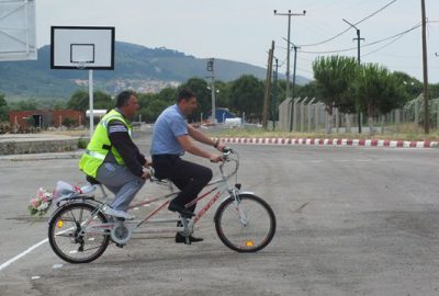 Kaymakam Görme Engelliyi Bisiklet İle Gezdirdi