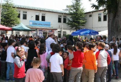 Okulları İçin Kermes Düzenlediler