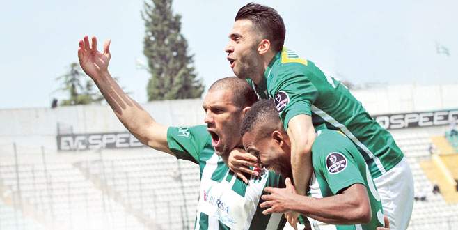 İnanın, savaşın kupayı kaldırın ve tarih yazın