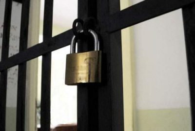 Muhalif köşe yazarına 2 yıl hapis