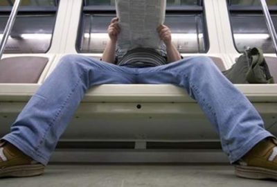 Metroda bu oturuşa gözaltı!