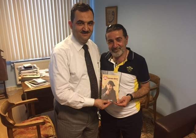 Şair Adil Acar’ın Üçüncü Kitabı Çıktı Bursa’da skeç, şiir, türkü yazarlığı yapan radyo programcısı Adil Acar,