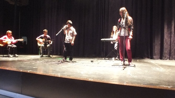 Köy Öğrencilerinden Müzik Dinletisi