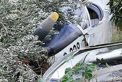 Uçak otoyola düştü: 5 ölü