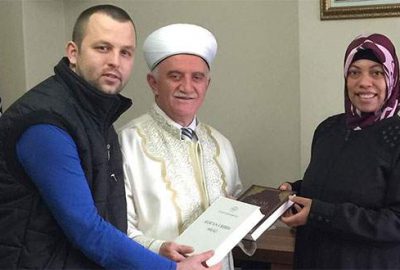 Brezilyalı genç kız Bursa’da Müslüman oldu