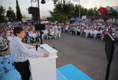 Antalya Büyükşehir Belediyesi’ndeki taşeron işçilerle bir araya gelen Başkan Menderes