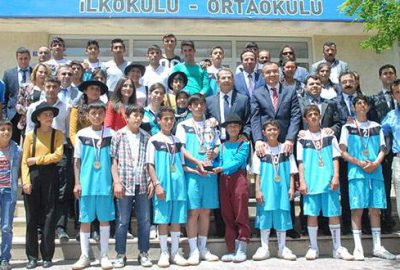 Vali Taşyapan’dan okul ziyareti