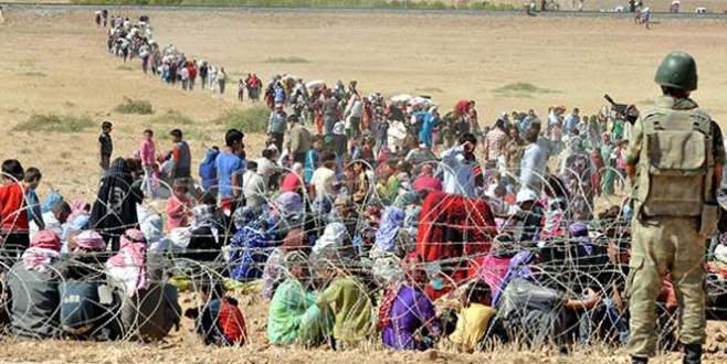 15 bin Türkmen sınır kapılarına dayandı