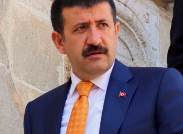 Ekinci’den İddialara Cevap Şanlıurfa’nın Eyyübiye İlçe Belediye Başkanı Mehmet Ekinci, CHP İstanbul Milletvekili