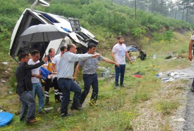Bursa’da piknik dönüşü feci kaza..! 22 yaralı
