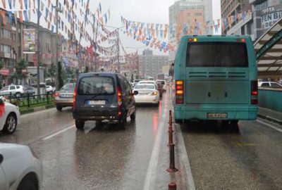 Bursa, yağmura teslim oldu