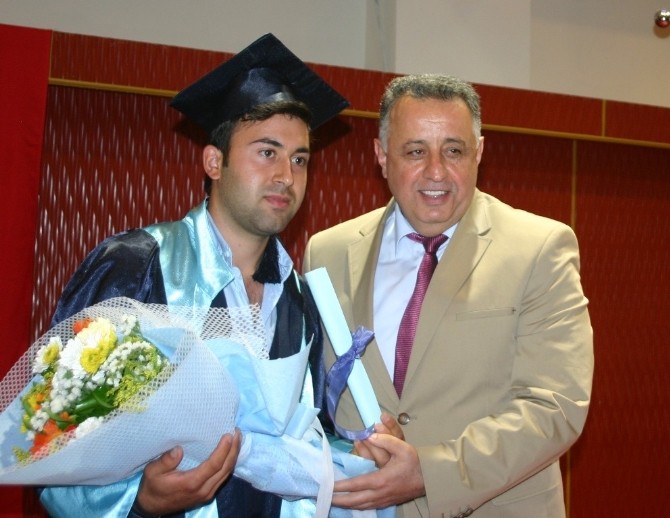 Ödemiş Meslek Yüksekokulu’nda 150 Öğrenci Kep Attı Ödemiş Meslek Yüksekokulu’nda 150 Öğrenci Kep Attı