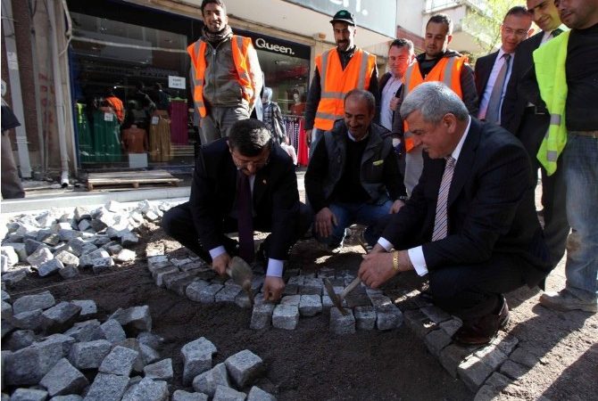 Kocaeli Büyükşehir Belediyesi ve İSU, işçilerle yapılan toplu sözleşmenin ardından