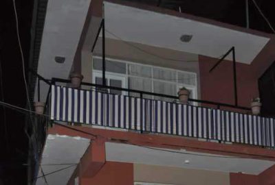 İzmir'in Konak İlçesi'nde, O.T., tartıştığı komşusu 34 yaşındaki Hüseyin Karamuk'u