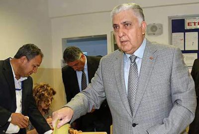 Genelkurmay Başkanı Orgeneral Özel, oyunu Çankaya İlkokulu'nda kullandı.