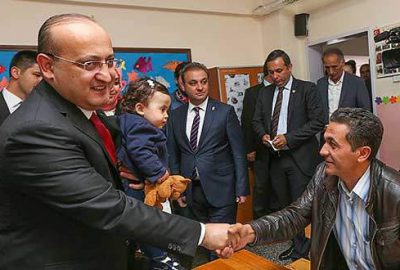 Başbakan Yardımcısı Akdoğan, milletvekili genel seçimleri için oyunu Keçiören'deki Çizmeci