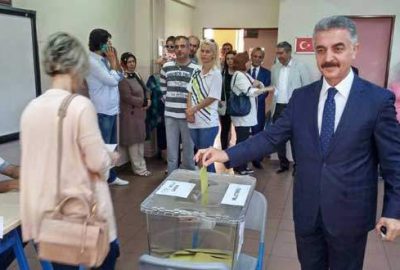 MHP Genel Sekreteri Büyükataman oyunu kullandı