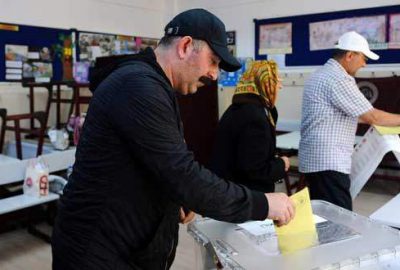 Ünlüler sandık başında