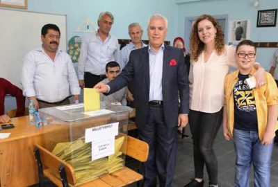 Mustafa Bozbey sandık başına gitti