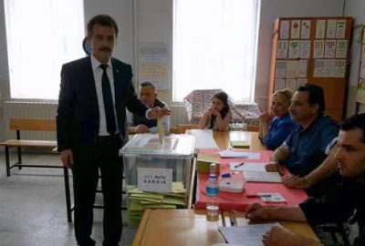 Yenişehir’de Çelik oyunu kullandı