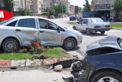 Oy vermeye giderken kaza yaptılar