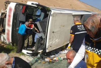 Sivas'ta, yolcu otobüsünün şarampole devrilmesi sonucu ilk belirlemelere göre 25
