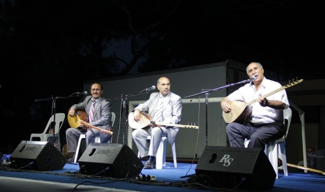 İzmir’de Aşıkların Keyifli Atışması