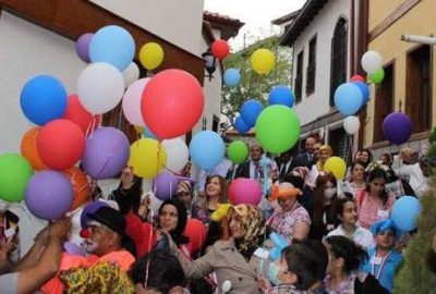 Lösemili cesur çocuklara madalya