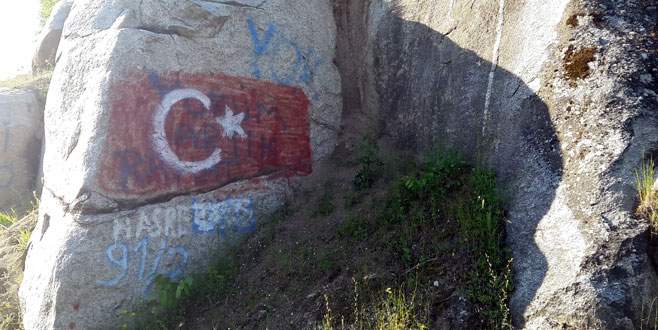Bursa’da kaya üzerindeki bayrağa büyük ilgi