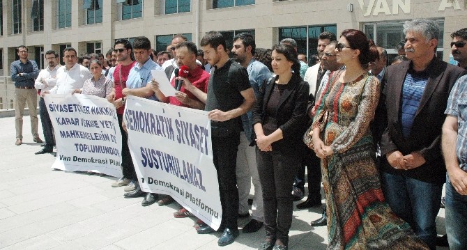 Adalet Sarayı Önünde Protesto