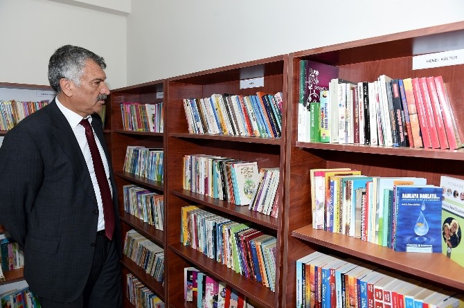 Kardeşlerinin İsmini Kütüphanede Yaşatacaklar