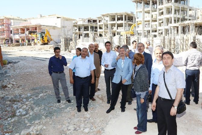 Şahinbey Belediye Başkanı Mehmet Tahmazoğlu, kentsel dönüşüm çalışmaları kapsamında Yazıcık