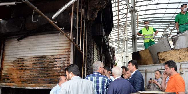 Yangınzede çarşı esnafına destek