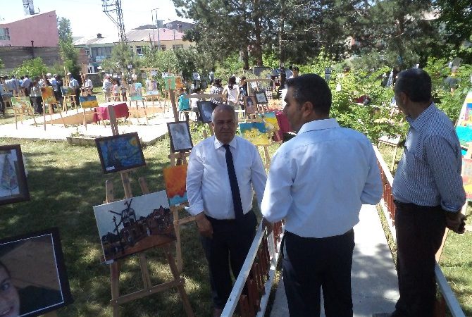Muş’un Varto ilçesi Çaylar Yatılı Bölge Ortaokulu öğrencilerinin bir yıl