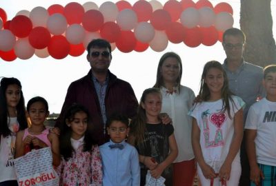 Germencik Belediye Başkanı Ümmet Akın, sınıflarını birinci olarak tamamlayan öğrencilere