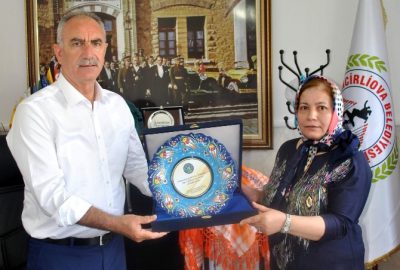 İncirliova’da Liselilerden Başkan Kale’ye Plaket