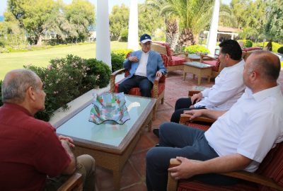 Bodrum Belediye Başkanı Mehmet Kocadon, Turgutreis’te yaşayan Şevket Sabancı’yı evinde