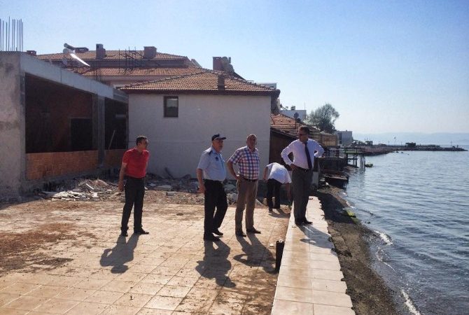 Balıkesir’in Edremit İlçesi’nin tatil bölgesi Altınoluk’ta başlayan yaz sezonunun ilk