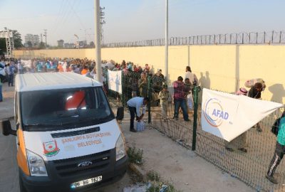 Suriyelilere Çorba Ve Bisküvi Dağıtıldı