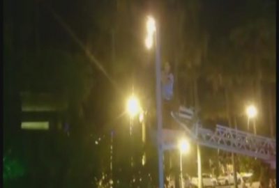 Sokak Lambası Alev Alev Yandı