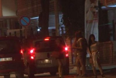 Sokak ortasında fuhuş pazarlığı