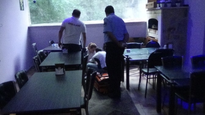 Bayan garsona kurşun yağdırdı