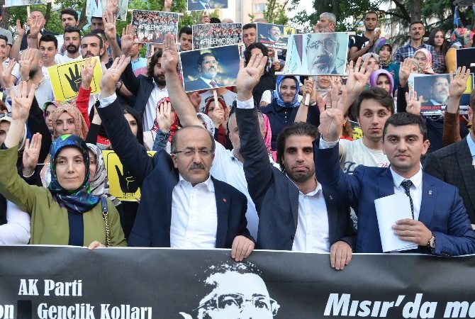 Mısır’da askeri darbeyle görevinden uzaklaştırılan, halkın seçtiği ilk Cumhurbaşkanı Muhammed