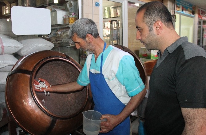 Ramazanın En Bereketli Şekeri Badem