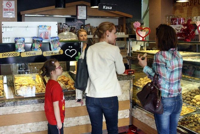 Ramazan ayının yaz gününe denk gelmesiyle birlikte Aydın’daki işletmeler de