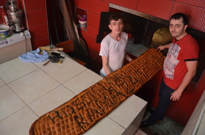 Ramazan’ın En Büyük Pidesini Yaptı