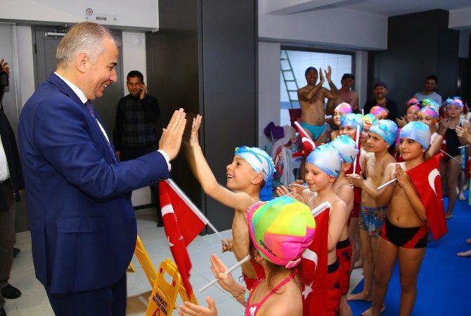 Denizli Büyükşehir Belediyesi’nin spor yapmak isteyen herkese ücretsiz olarak sunduğunu