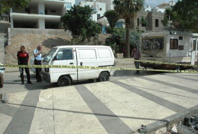 Minibüsün İçerisinde Ölü Bulundu