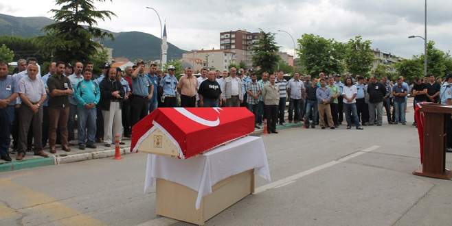 Bursa’da polis cenazesi yürekleri burktu